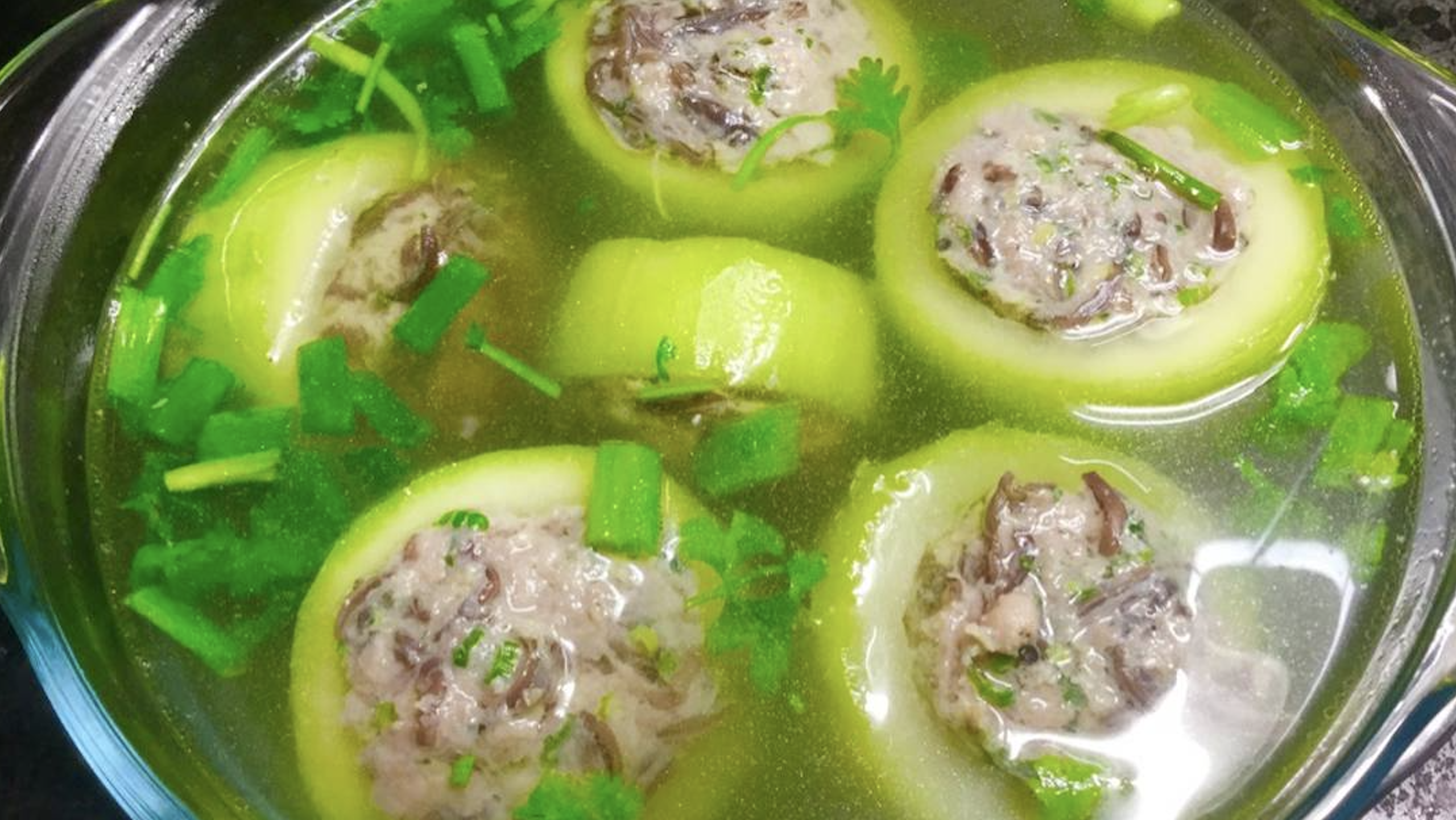 Canh bầu nhồi thịt